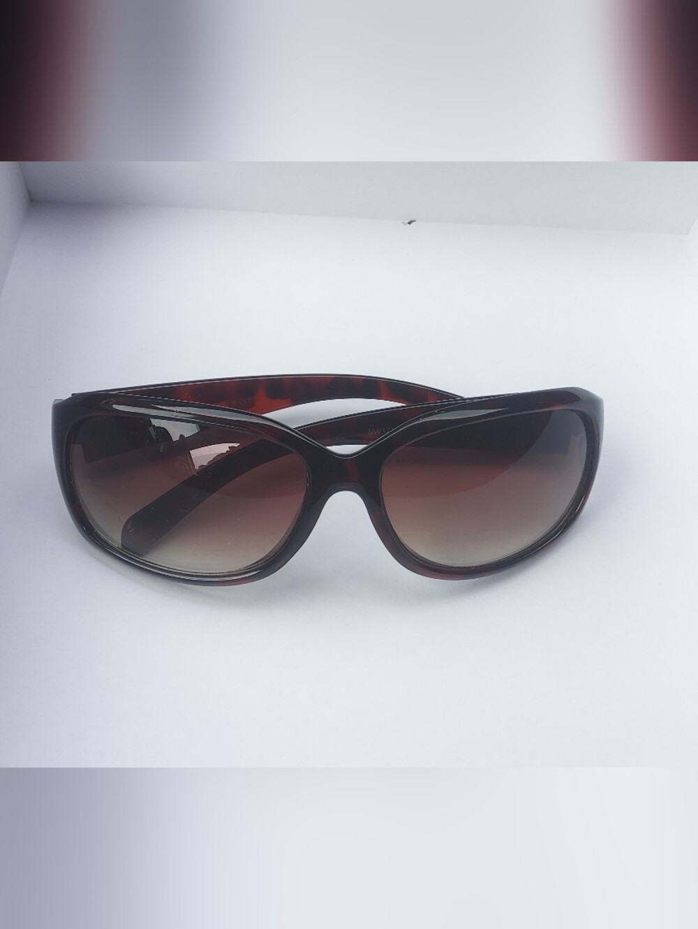 Vtg Nine West Brown Tortoise Sungalsses